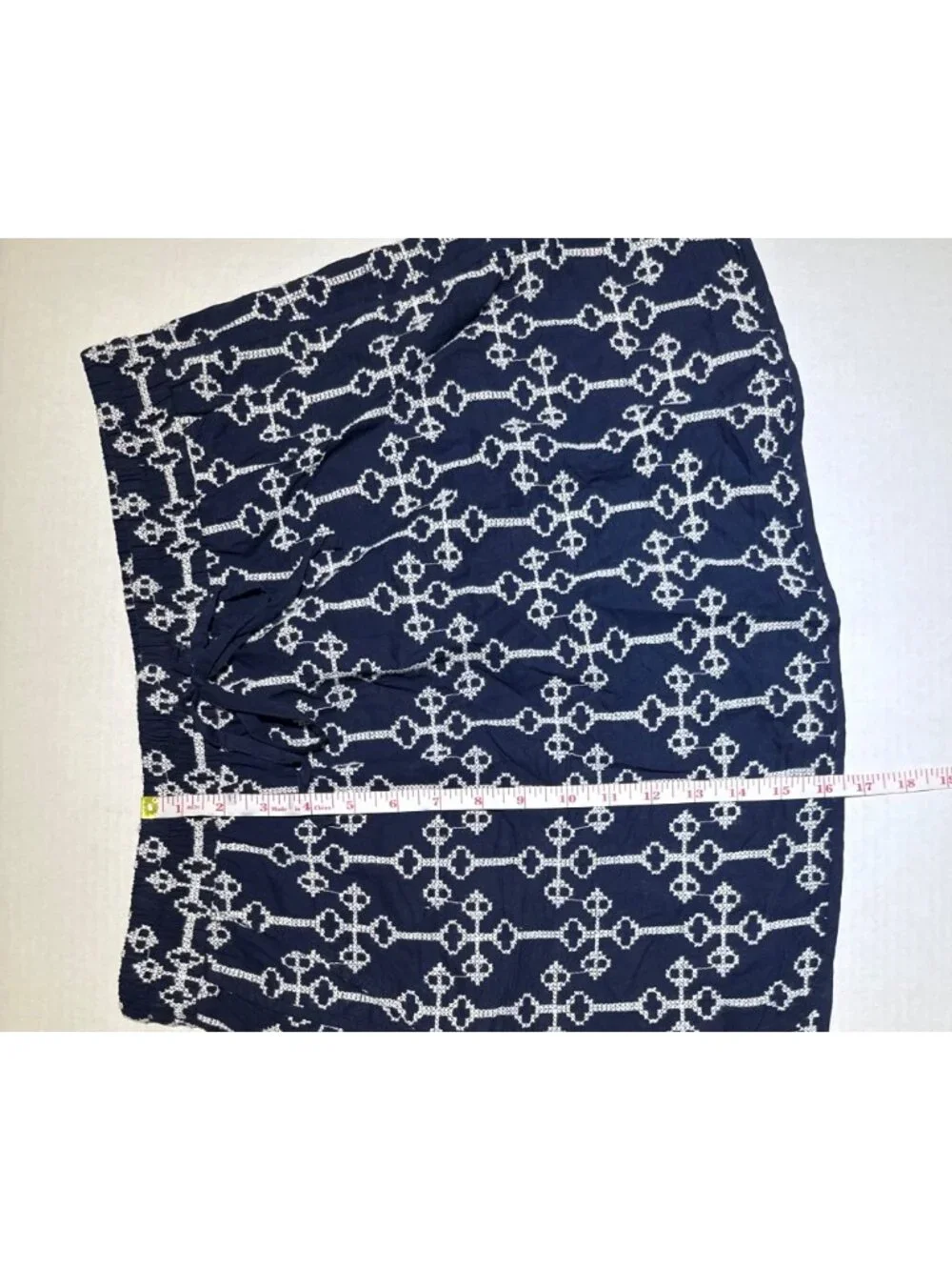 Gap factory womens L Large mini short Skirt navy white tapestry embroidery EUC